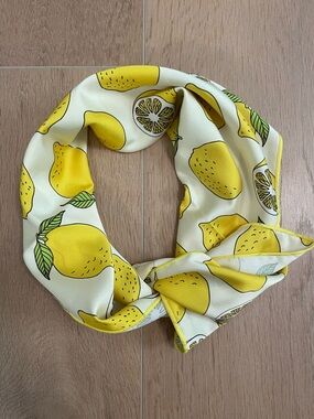 Lemon Print Silk Feeling Like Scarf